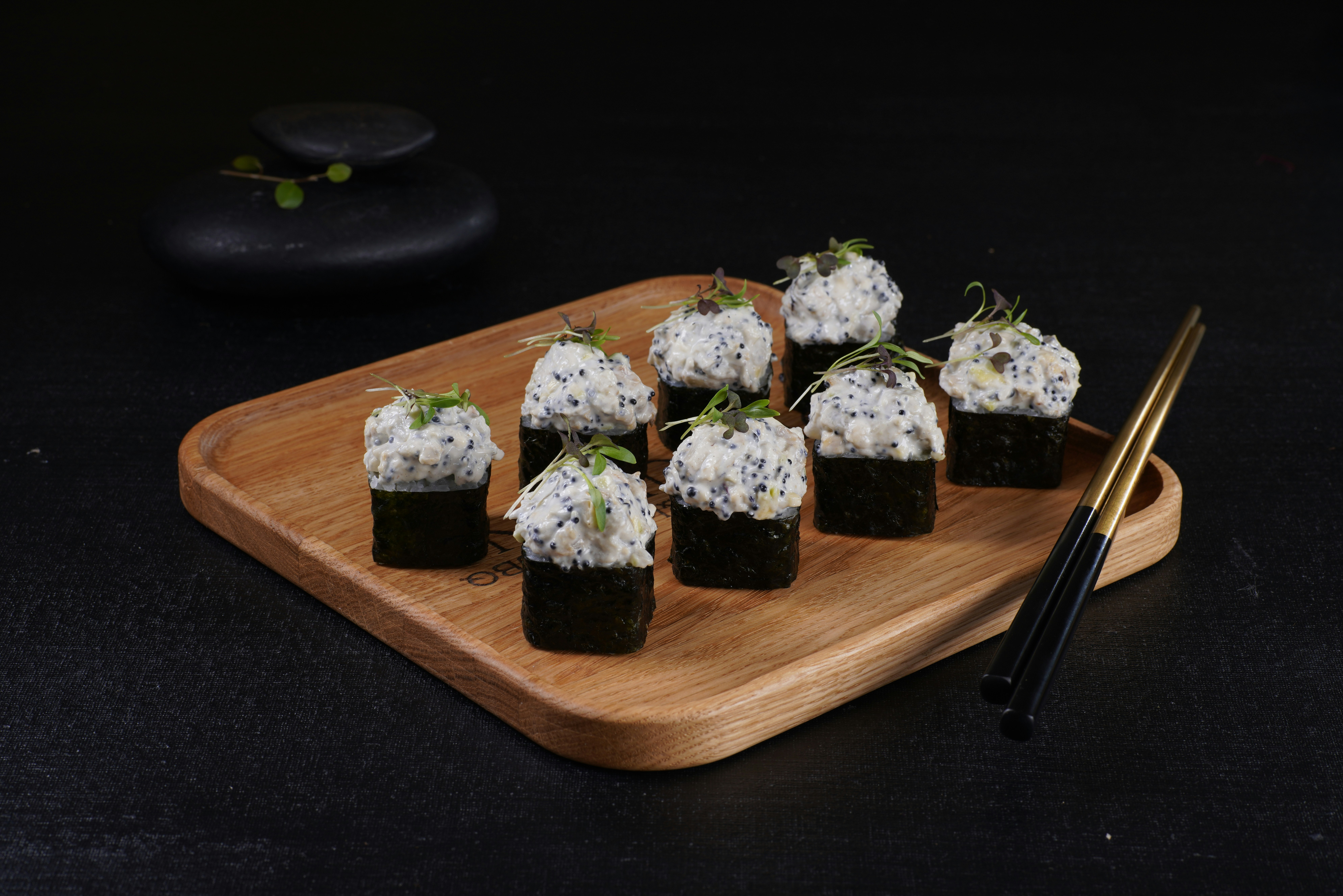<span color-type="color" style="color: rgb(240, 231, 210); font-weight: 400;">EBI MAKI</span>